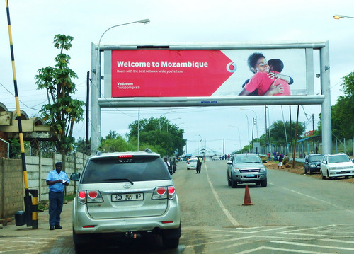 Entering Mozambique/Moçamique.